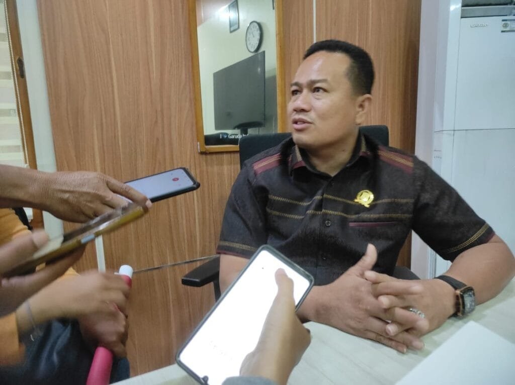 WhatsApp Image 2025 01 10 at 11.46.48 Komisi IV DPRD Balikpapan Gelar Mediasi Kasus PHK Sepihak Karyawan PT Indo Porcelain PROKALTIM