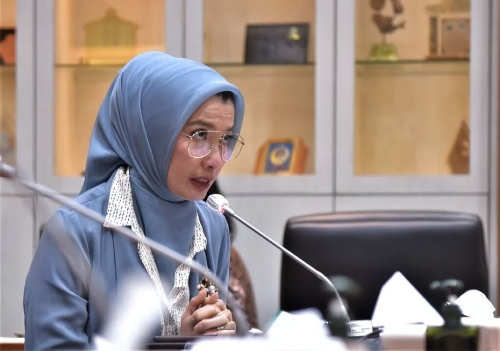 WhatsApp Image 2025 01 23 at 15.43.06 Arzeti Bilbina Dukung Ojol Tuntut THR: Hubungan Aplikator dan Mitra Harus Saling Menguntungkan PROKALTIM
