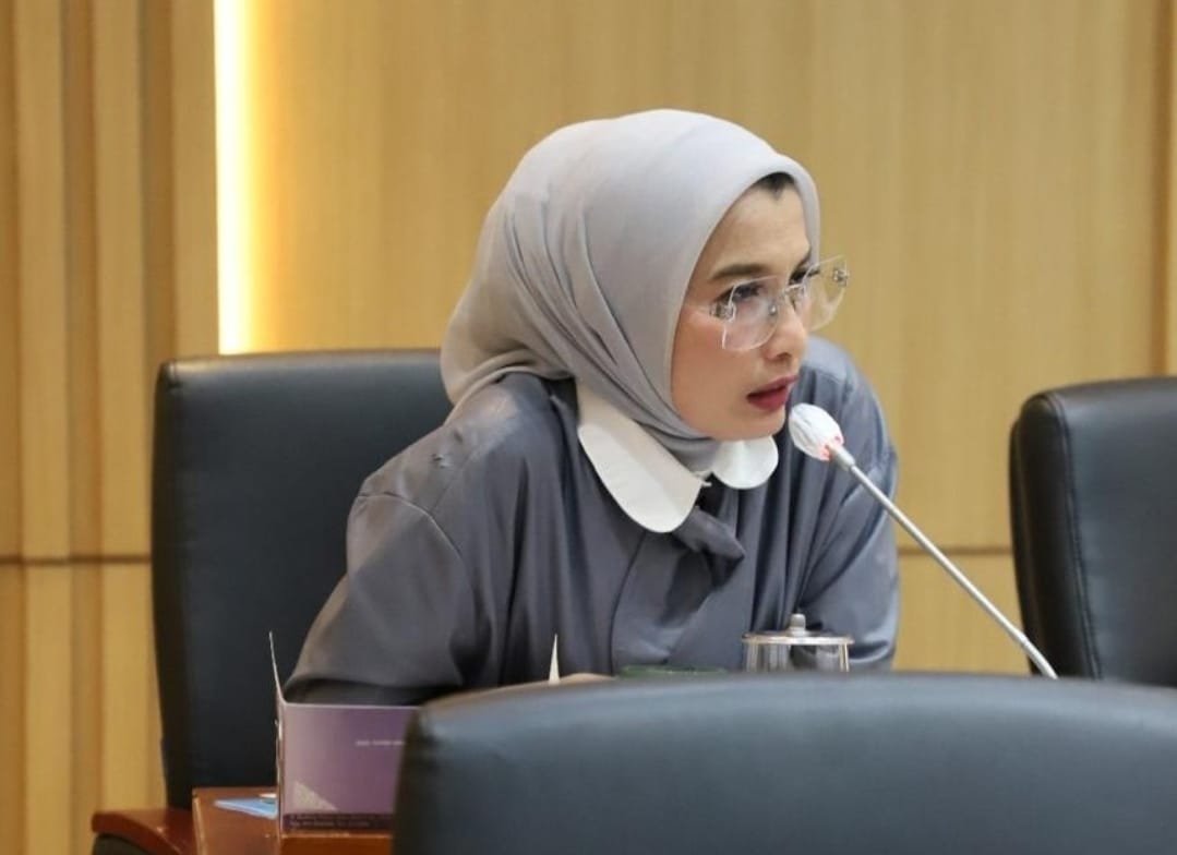 Soal Pengemudi Ojol Tuntut THR, DPR: Mereka Punya Hak Sesuai UU PROKALTIM 1 Arzeti Bilbina Soal Pengemudi Ojol Tuntut THR, DPR: Mereka Punya Hak Sesuai UU PROKALTIM