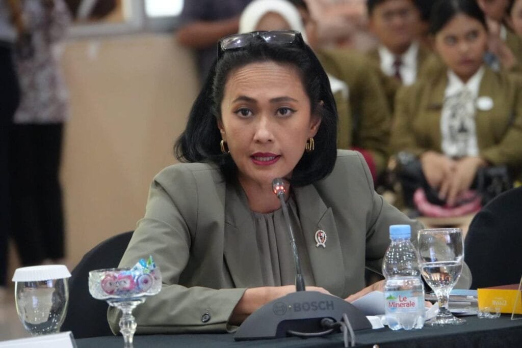 Christina Aryani 1 Soal Tren #KaburAjaDulu, Wamen P2MI: Jangan Tergiur Iming-iming Bekerja Ilegal di Luar Negeri PROKALTIM