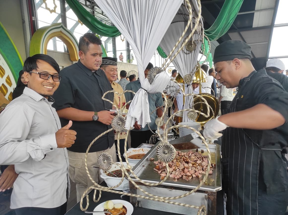 Launching Sky Dome Hotel Platinum: Iftar Mewah dengan Pemandangan Cakrawala & Hidangan Spesial PROKALTIM 1 WhatsApp Image 2025 02 26 at 21.00.14 Launching Sky Dome Hotel Platinum: Iftar Mewah dengan Pemandangan Cakrawala & Hidangan Spesial PROKALTIM