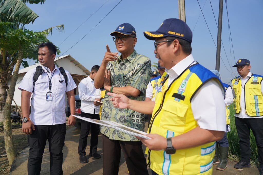 Dody Hanggodo Tinjau Sawah Terendam Banjir di Karawang, Menteri PU: Penanganannya Harus Melibatkan Pemda PROKALTIM