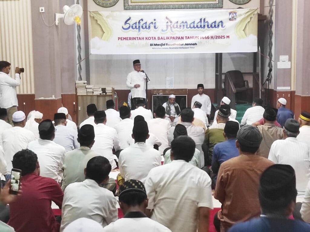 WhatsApp Image 2025 03 08 at 03.48.46 Safari Ramadan Pemkot Balikpapan Sambangi Masjid Raudhatul Jannah, Ajak Masyarakat Tingkatkan Ibadah dan Kepedulian Sosial PROKALTIM