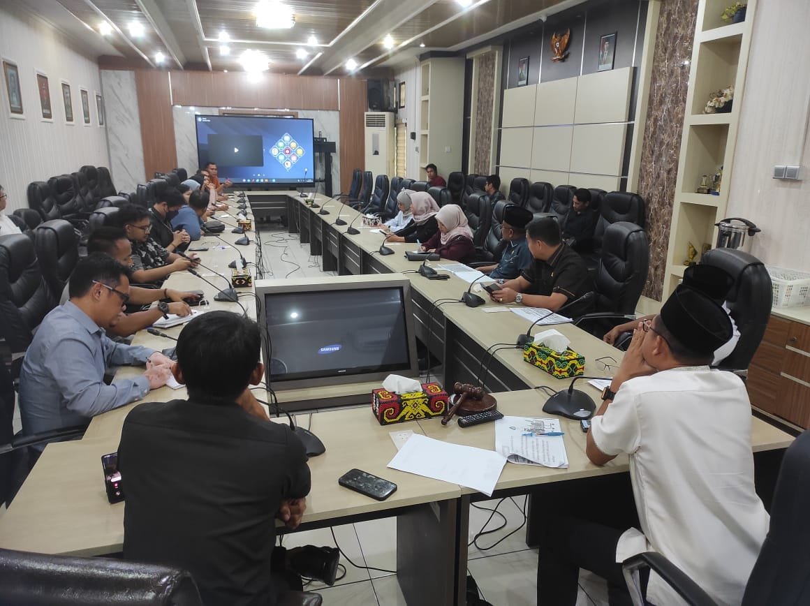 WhatsApp Image 2025 03 08 at 11.31.36 Komisi II DPRD Balikpapan Gelar RDP Bahas Perlindungan UMKM dari Dampak Maraknya Toko Ritel Nasional PROKALTIM