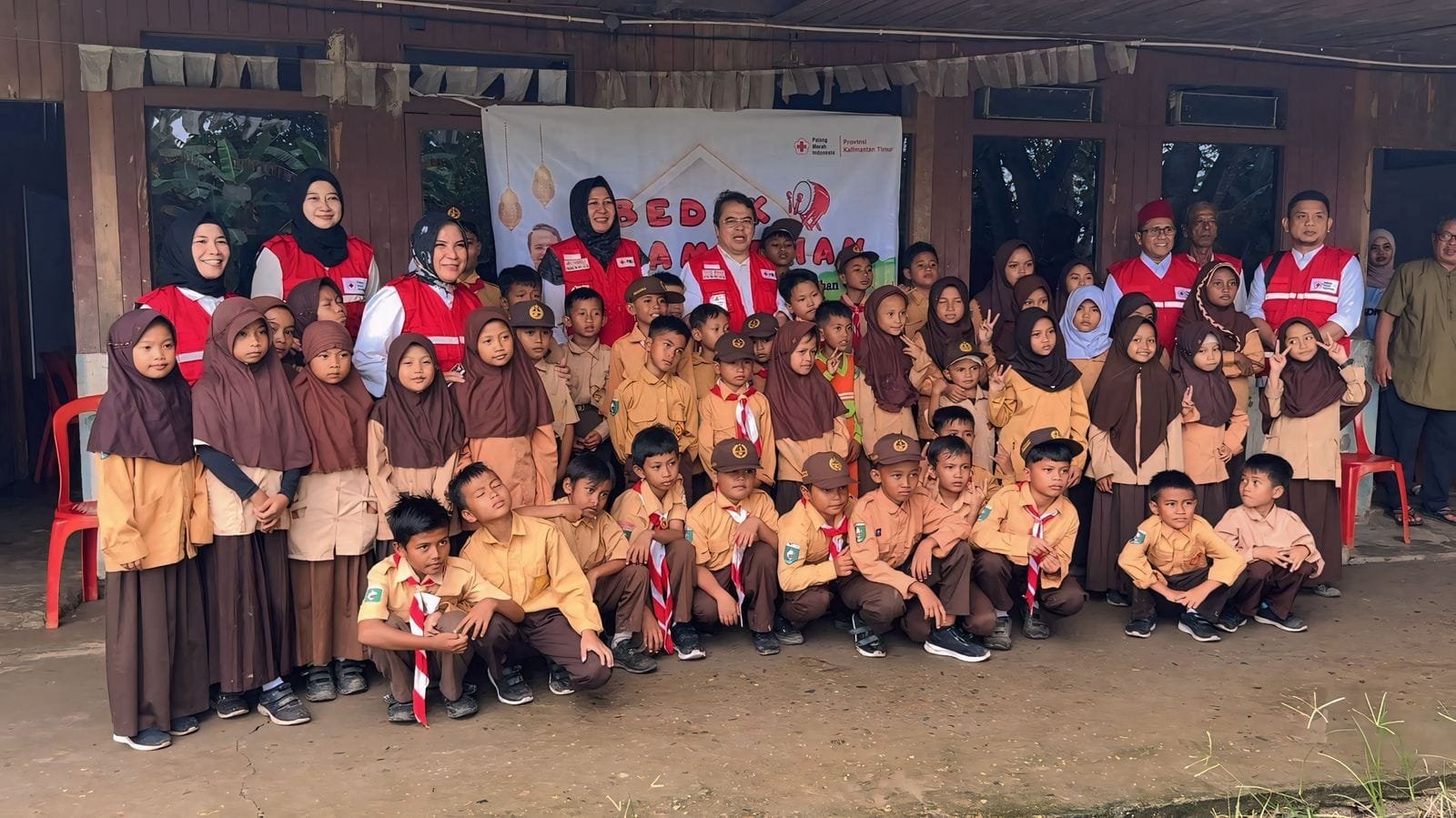 PMI Kaltim Gelar Beduk Ramadan di SD Terpencil Samarinda PROKALTIM 1 WhatsApp Image 2025 03 09 at 19.28.58 PMI Kaltim Gelar Beduk Ramadan di SD Terpencil Samarinda PROKALTIM