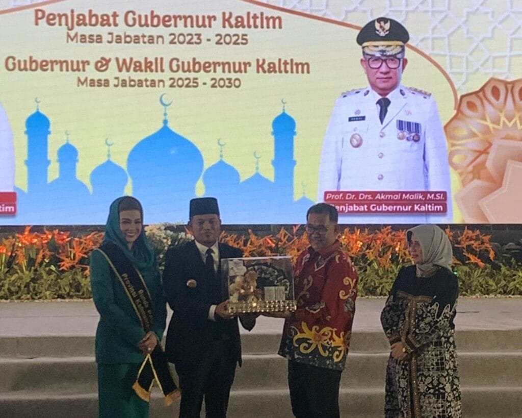 WhatsApp Image 2025 03 09 at 19.30.39 Hetifah Hadiri Pisah Sambut Gubernur Kaltim: Apresiasi untuk Akmal Malik dan Harapan Besar untuk Rudy Mas’ud PROKALTIM
