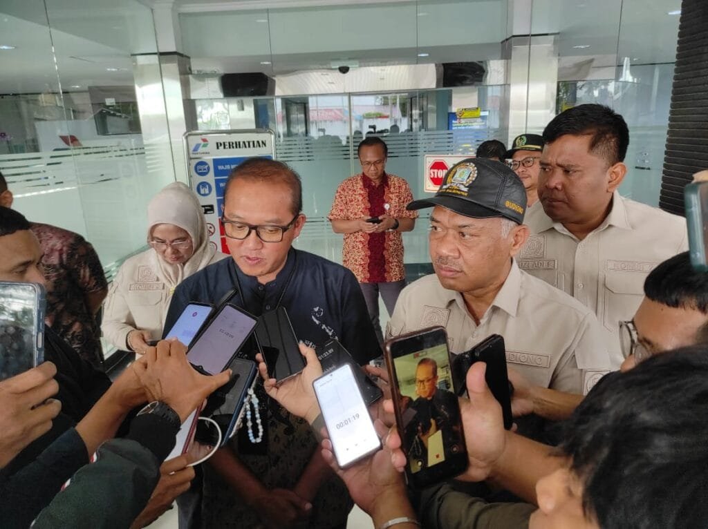WhatsApp Image 2025 04 09 at 21.34.06 Komisi II DPRD Kota Balikpapan Lakukan RDP dan Kunjungan Lapangan ke Pertamina Patra Niaga Terkait Dugaan Kendala BBM PROKALTIM