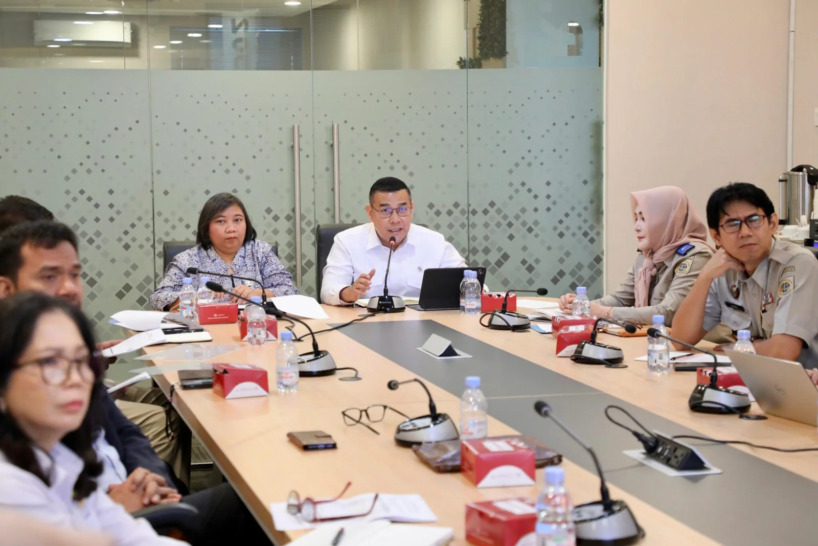 Ossy Dermawan 2048x1367 1 Wamen ATR/BPN: Penyelesaian Konflik Agraria Harus Libatkan Semua Pihak PROKALTIM