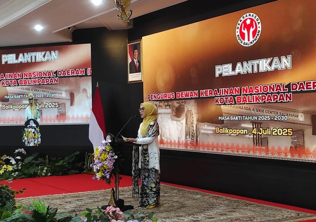 Dekranasda Balikpapan Periode 2025–2030 Resmi Dilantik. Siap Bawa Kerajinan Lokal Tembus Pasar Dunia PROKALTIM 26 WhatsApp Image 2025 07 04 at 20.41.21 Dekranasda Balikpapan Periode 2025–2030 Resmi Dilantik. Siap Bawa Kerajinan Lokal Tembus Pasar Dunia PROKALTIM