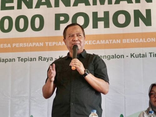 Setahun Program SLV Apical Group di Kutim, 459 Petani Terlatih, 30 Ribu Pohon Ditanam, 88 STDB Diserahkan PROKALTIM 2 WhatsApp Image 2025 07 12 at 16.31.16 Setahun Program SLV Apical Group di Kutim, 459 Petani Terlatih, 30 Ribu Pohon Ditanam, 88 STDB Diserahkan PROKALTIM