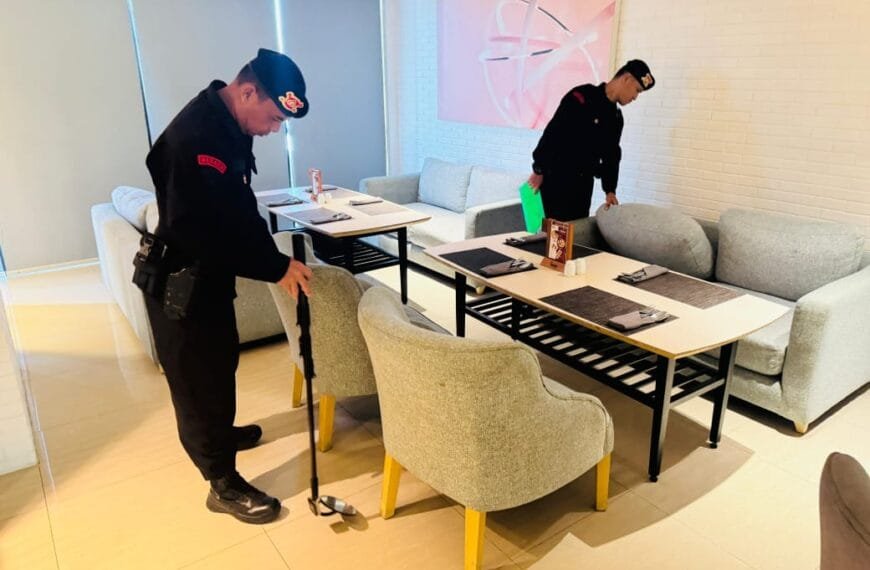 Jibom Gegana Brimob Sterilkan Lokasi Kunjungan Tamu Negara dari Sarawak di Balikpapan