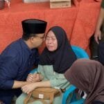 Anies Baswedan Melayat ke Rumah Duka Affan Kurniawan dan Ikut Salat Jenazah