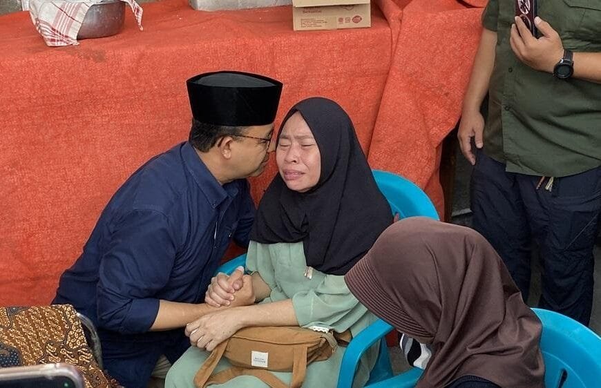 Anies Baswedan Melayat ke Rumah Duka Affan Kurniawan dan Ikut Salat Jenazah