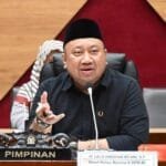 DPR: Jangan Ada Lagi Guru Honorer Bergaji Rp300 Ribu