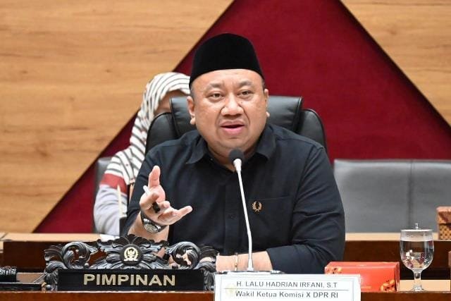 DPR Jangan Ada Lagi Guru Honorer Bergaji Rp300 Ribu DPR: Jangan Ada Lagi Guru Honorer Bergaji Rp300 Ribu PROKALTIM
