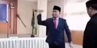 Kakanwil NTB yang Lempar Mikrofon DPR Harus Ada Sanksi dari Pusat Kakanwil NTB yang Lempar Mikrofon, DPR: Harus Ada Sanksi dari Pusat PROKALTIM