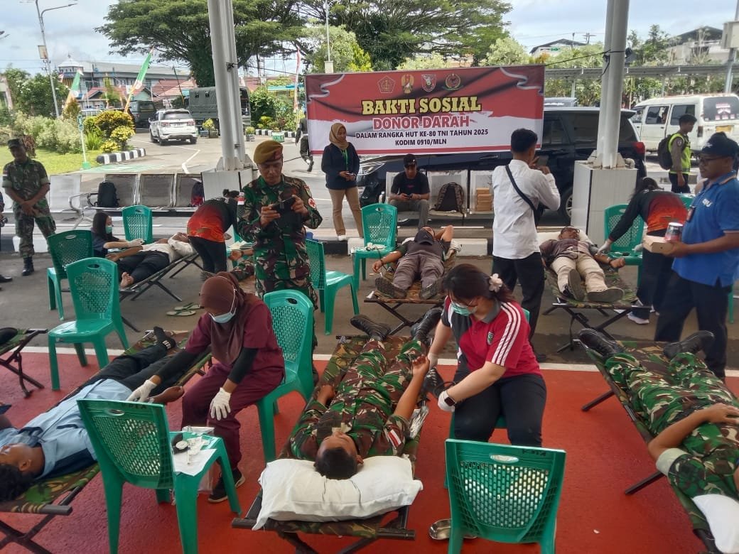 Meriahkan HUT TNI ke-80, Kodam VI/Mulawarman Tebar Kepedulian Lewat Donor Darah dan Bakti Sosial PROKALTIM 1 Meriahkan HUT TNI ke 80 Kodam VIMulawarman Tebar Kepedulian Lewat Donor Darah dan Bakti Sosial Meriahkan HUT TNI ke-80, Kodam VI/Mulawarman Tebar Kepedulian Lewat Donor Darah dan Bakti Sosial PROKALTIM