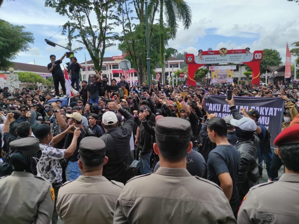 WhatsApp Image 2025 09 01 at 15.12.37 Demo Aliansi Balikpapan Bergerak Desak Pemerintah Tuntaskan Masalah Daerah PROKALTIM