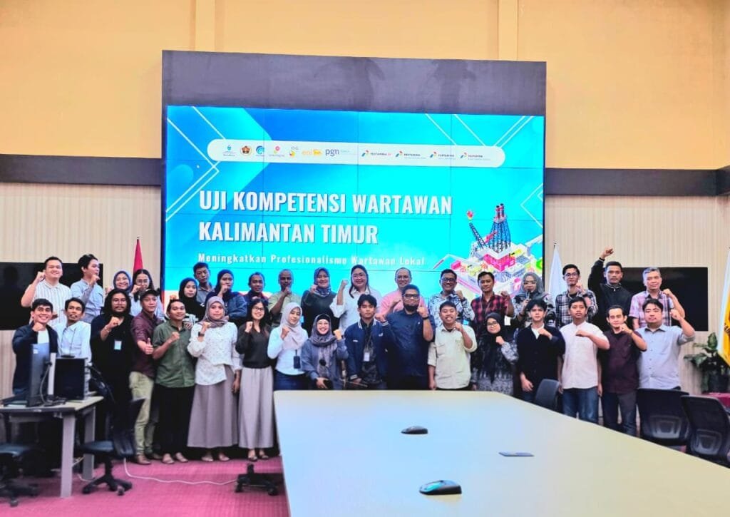 Sebanyak 23 Wartawan Lulus UKW PWI Kaltim, Komitmen dan Profesionalisme Jadi Sorotan PROKALTIM 1 WhatsApp Image 2025 09 10 at 22.52.30 Sebanyak 23 Wartawan Lulus UKW PWI Kaltim, Komitmen dan Profesionalisme Jadi Sorotan PROKALTIM