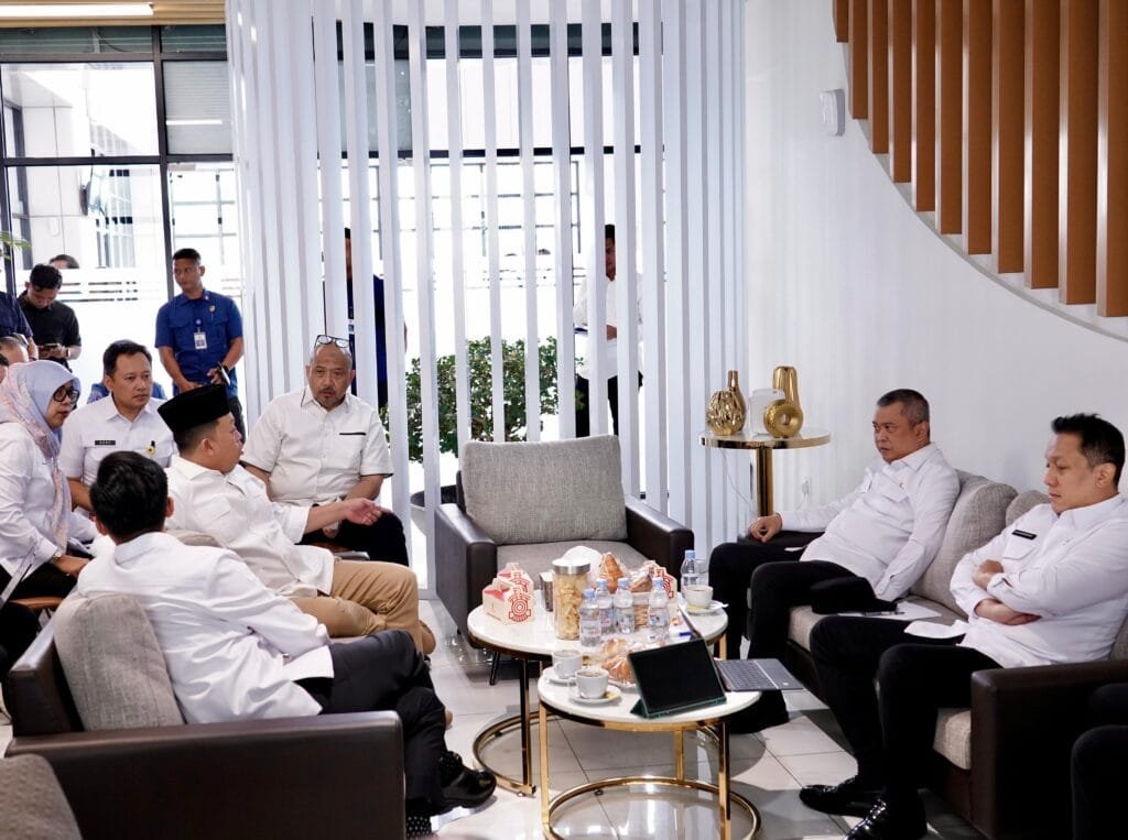 WhatsApp Image 2025 09 19 at 12.26.54 Akses KCJB Karawang Ditargetkan Rampung NATARU 2025, Menteri Nusron Berkomitmen Akselerasi Proses Pengadaan Tanah PROKALTIM