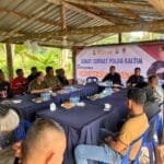 Brimob Polda Kaltim Gelar Jum’at Curhat Bersama Tokoh Masyarakat Karangjoang Balikpapan Utara