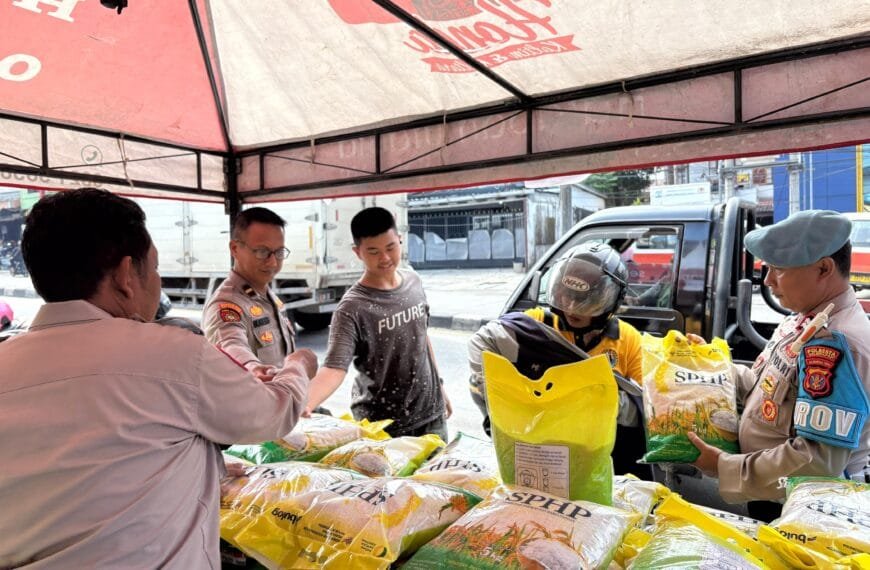 Samapta Polresta Balikpapan Salurkan 300 Sak Beras Murah dalam Sehari