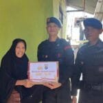 Batalyon A Brimob Kaltim Gelar Jumat Berkah, Bagikan Sembako ke Warga Balikpapan