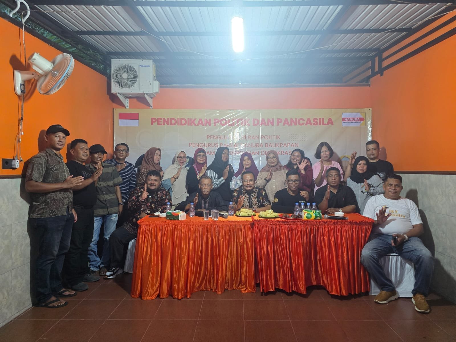 WhatsApp Image 2025 09 29 at 22.48.30 Mendorong Pemahaman Politik, Syarifuddin Oddang Gelar Dialog Warga di RT 13 Graha Indah PROKALTIM