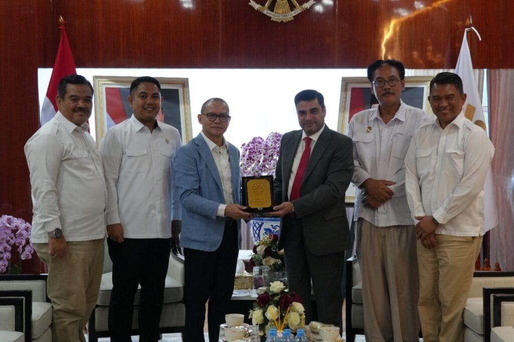 KemenP2MI Bahas Peluang Penempatan Pekerja Migran Indonesia ke Yordania KemenP2MI Bahas Peluang Penempatan Pekerja Migran Indonesia ke Yordania PROKALTIM