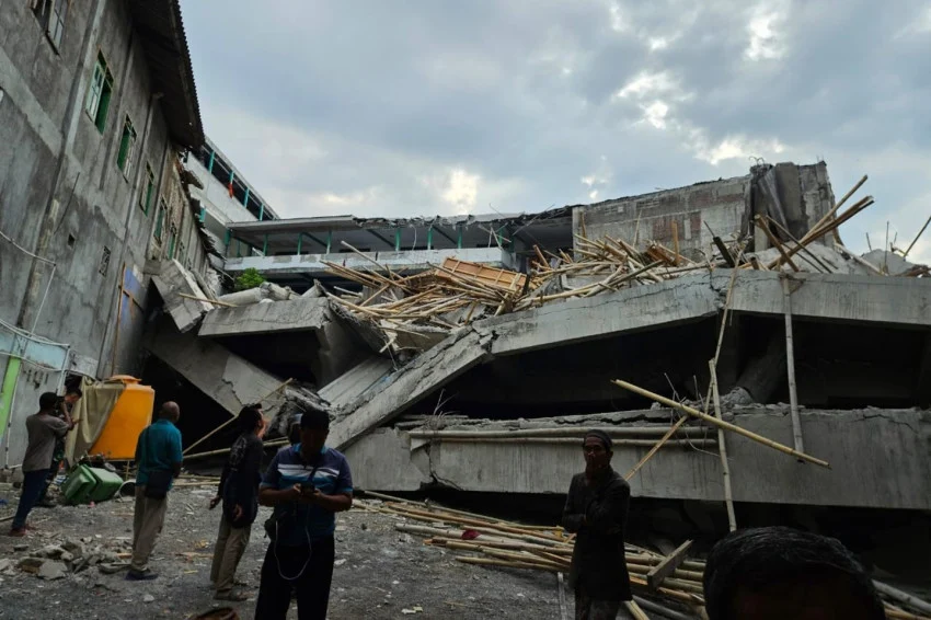 Musala Ponpes Al Khoziny Ambruk Cak Imin Instruksikan PKB Turun Membantu Musala Ponpes Al-Khoziny Ambruk, Cak Imin Instruksikan PKB Turun Membantu PROKALTIM