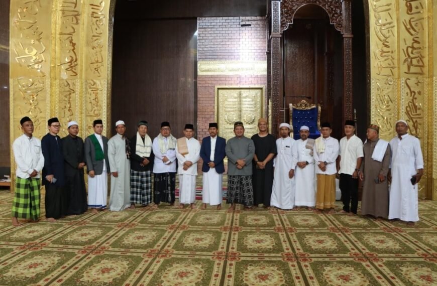 Sholat Ied di Masjid Agung Al-Ikhlas, Mudyat Noor Ajak Masyarakat Teladani Akhlak Nabi Ibrahin As