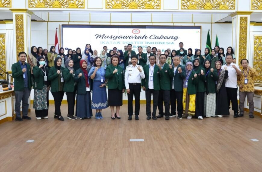 Buka Muscab IBI, Waris Muin Tekankan Dukungan Pemda ke Tenaga Kesehatan