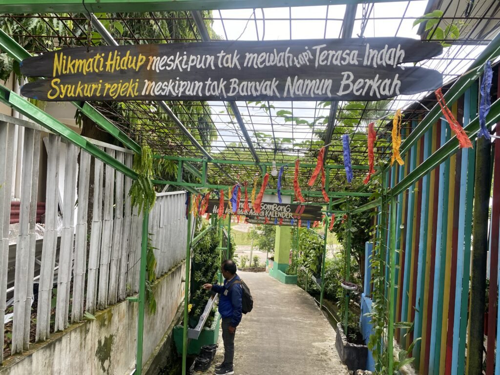 WhatsApp Image 2025 10 31 at 15.58.53 Warga RT 51 Baru Ilir Ubah Wajah Lingkungan Lewat Program CSR Pertamina PROKALTIM