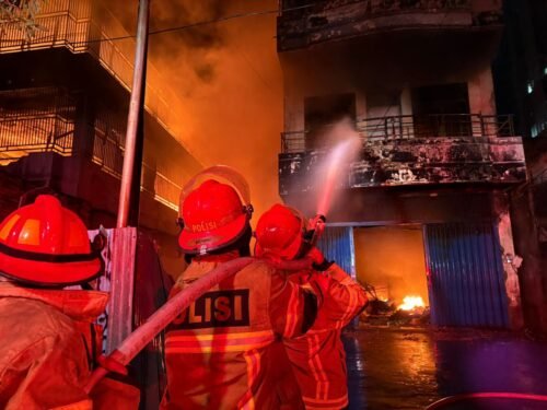 WhatsApp Image 2025 11 05 at 22.09.14 Api Lahap Dua Gudang dan Satu Rumah di Balikpapan PROKALTIM