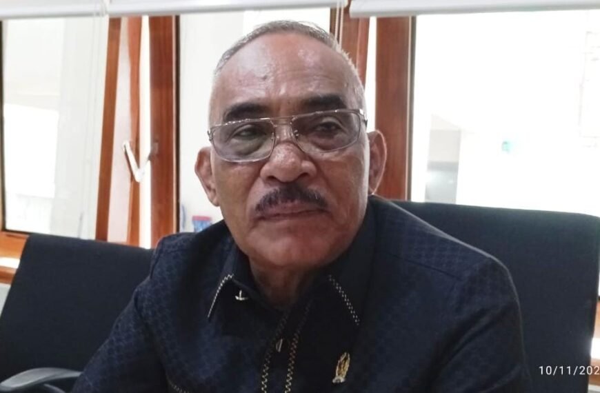 DLH Diminta Tindaklanjuti Ranting Menjulur di Pertigaan Gunung Pasir