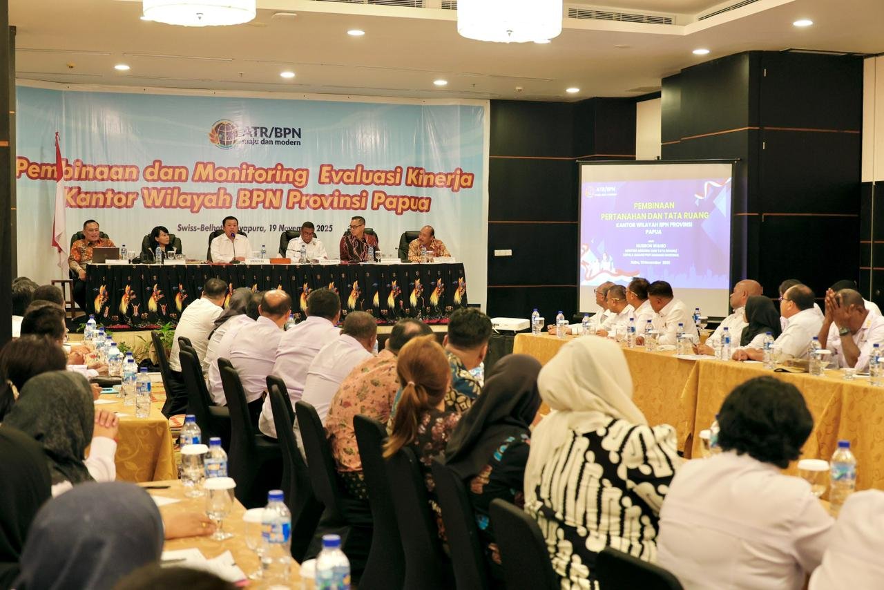 Pembinaan di Kanwil BPN Provinsi Papua, Menteri Nusron Perkuat Layanan Pertanahan: Semakin Sederhana, Semakin Baik PROKALTIM 1 WhatsApp Image 2025 11 21 at 14.59.38 Pembinaan di Kanwil BPN Provinsi Papua, Menteri Nusron Perkuat Layanan Pertanahan: Semakin Sederhana, Semakin Baik PROKALTIM