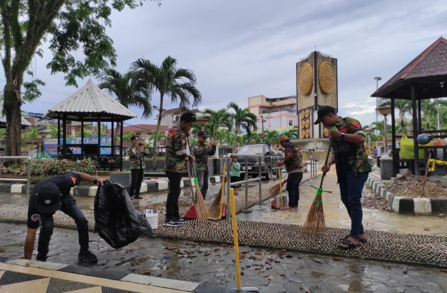 Geppak Gelar Aksi Bersih Taman Tugu Adipura, Tegaskan Komitmen Jaga Kota Beriman