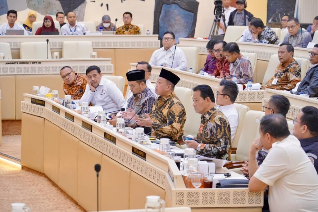 WhatsApp Image 2025 11 24 at 19.14.51 Targetkan Realisasi hingga 98%, Menteri Nusron Laporkan Progres Capaian Anggaran dalam RDP Bersama Komisi II DPR RI PROKALTIM