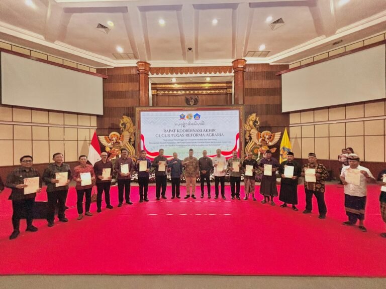 Serahkan Sertipikat di Bali, Menteri Nusron Ungkap Manfaat Sertipikasi Tanah untuk Perekonomian PROKALTIM 17 Serahkan Sertipikat di Bali, Menteri Nusron Ungkap Manfaat Sertipikasi Tanah untuk Perekonomian