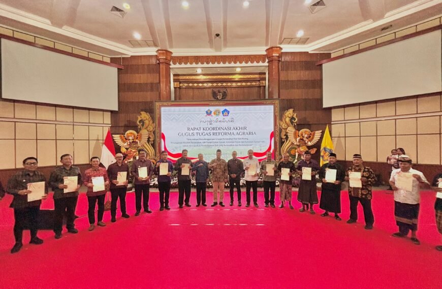 Serahkan Sertipikat di Bali, Menteri Nusron&hellip;