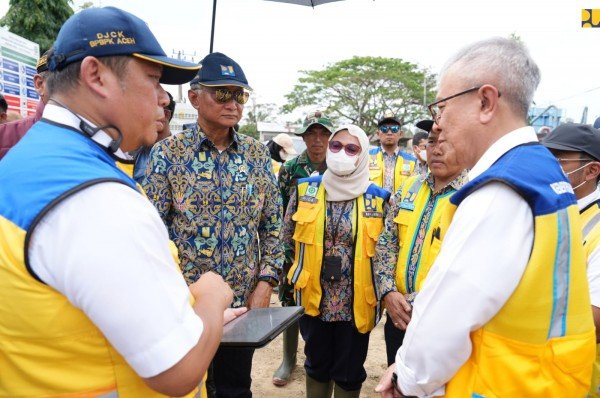 Kementerian PU menangani 7 ruas jalan nasional pascabencana di Aceh Tamiang