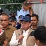 Menteri Nusron Salurkan Bantuan dan Dengar Jeritan Warga yang Kehilangan Keluarga di Kabupaten Agam