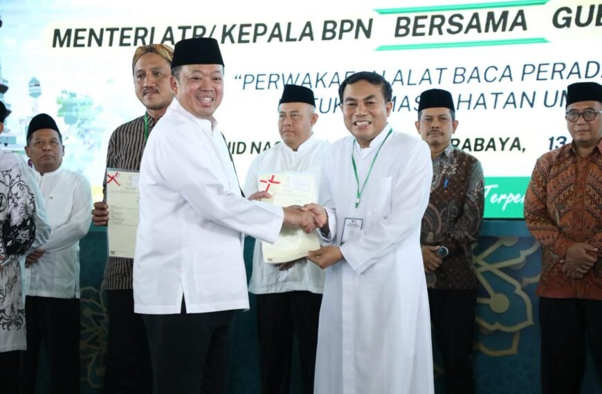 Jelang Natal, Romo Wahyu Terima Sertipikat&hellip;