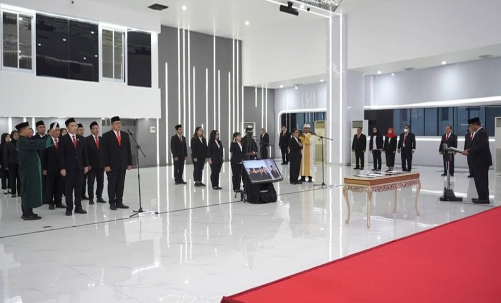 Lantik Pejabat Fungsional, Sekjen ATR/BPN: Harus Pandai, Cerdas, dan Tekun PROKALTIM 1 WhatsApp Image 2025 12 15 at 09.31.34 Lantik Pejabat Fungsional, Sekjen ATR/BPN: Harus Pandai, Cerdas, dan Tekun PROKALTIM