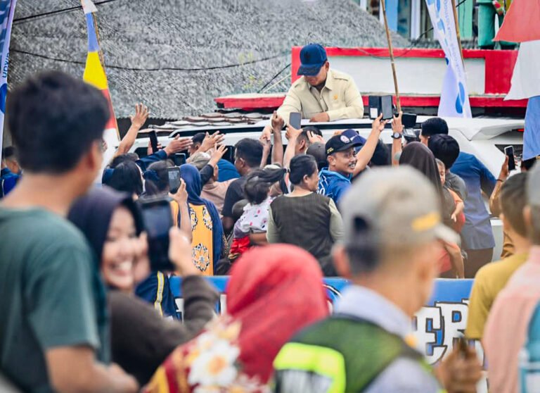 Prabowo panen raya di karawang Disambut Ribuan Warga, Prabowo Umumkan Swasembada Pangan Nasional di Karawang PROKALTIM
