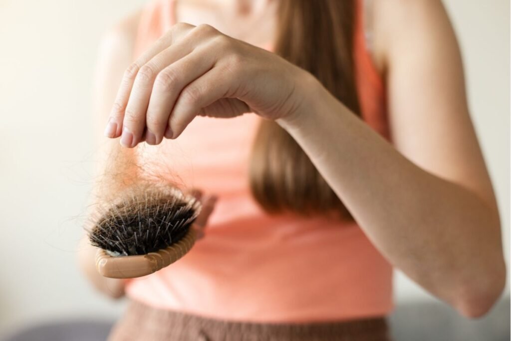 RAMBUT RONTOK TERUS BISA JADI KEBIASAAN INI PENYEBABNYA 1 Rambut Rontok Terus ? Bisa Jadi Kebiasaan Ini Penyebabnya PROKALTIM