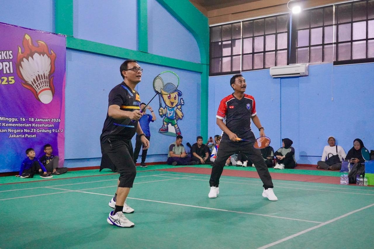 WhatsApp Image 2026 01 16 at 17.11.42 Sekjen ATR/BPN Ikuti Laga Eksibisi Pembukaan Kejuaraan Bulutangkis HUT ke-54 KORPRI PROKALTIM