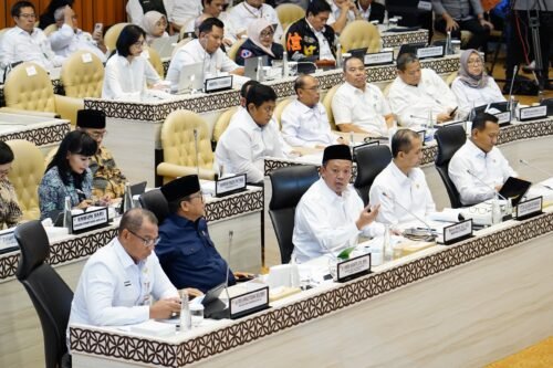 Bahas Penyelesaian Permasalahan Tanah dalam Kawasan Hutan Bersama Tim Pansus DPR RI, Menteri Nusron: Tak Terlepas dari Reforma Agraria PROKALTIM 4 WhatsApp Image 2026 01 21 at 21.50.33 Bahas Penyelesaian Permasalahan Tanah dalam Kawasan Hutan Bersama Tim Pansus DPR RI, Menteri Nusron: Tak Terlepas dari Reforma Agraria PROKALTIM