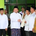 Serahkan 13 Sertipikat di Banten, Menteri ATR/Kepala BPN Ajak Organisasi Keagamaan “Keroyok” Percepatan Sertipikasi Tanah Wakaf