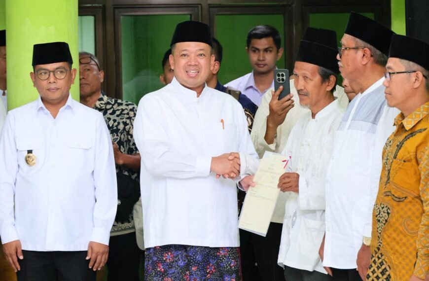Serahkan 13 Sertipikat di Banten, Menteri&hellip;